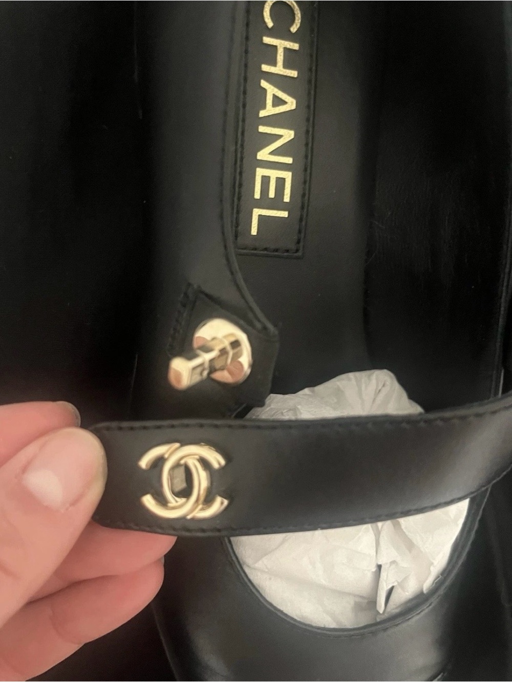 CHANEL Leather Mary Jane - Picture 4 of 6
